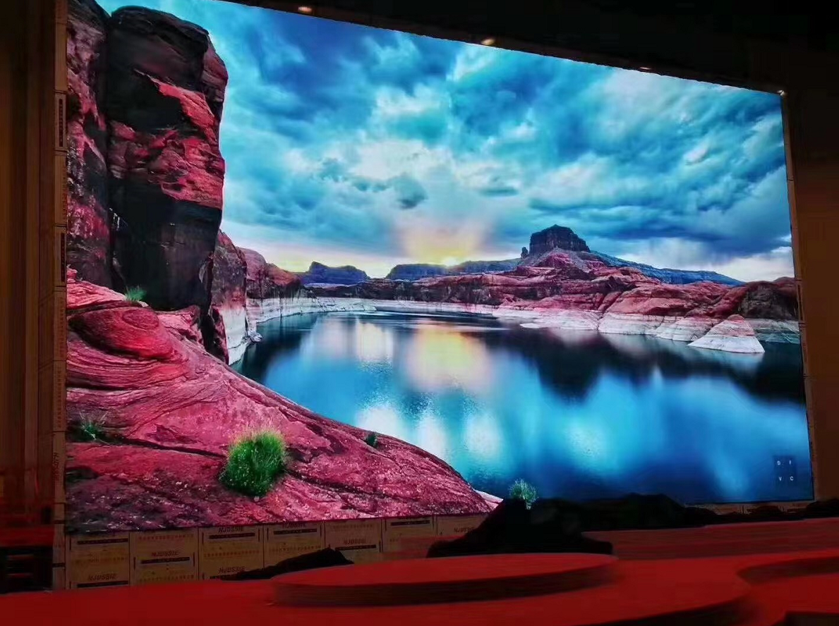 关于LED显示屏的点间距和视距计算方法的详细解析